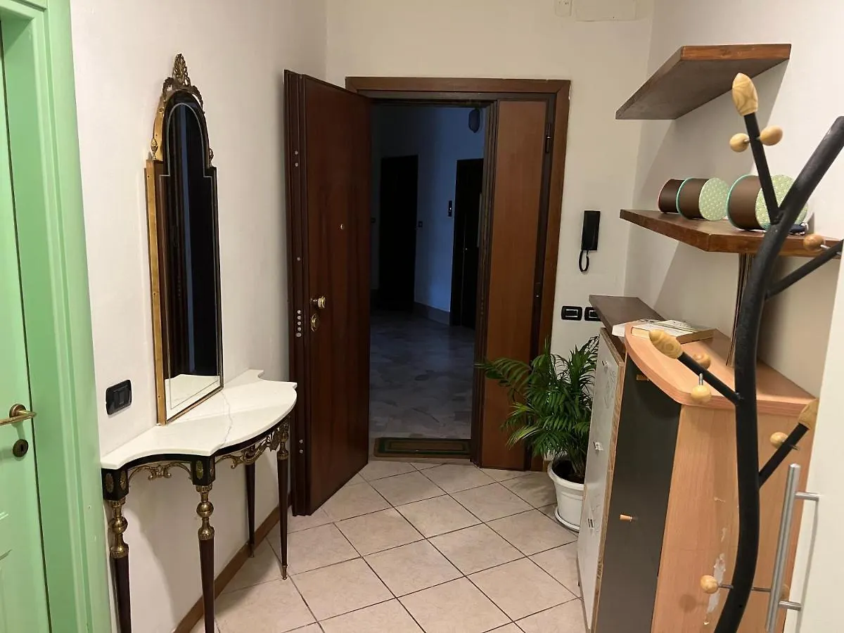 Apartment In Piazza Puccini Florence Italy
